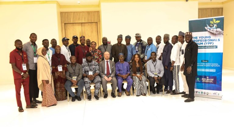 The YPF with the ICID President